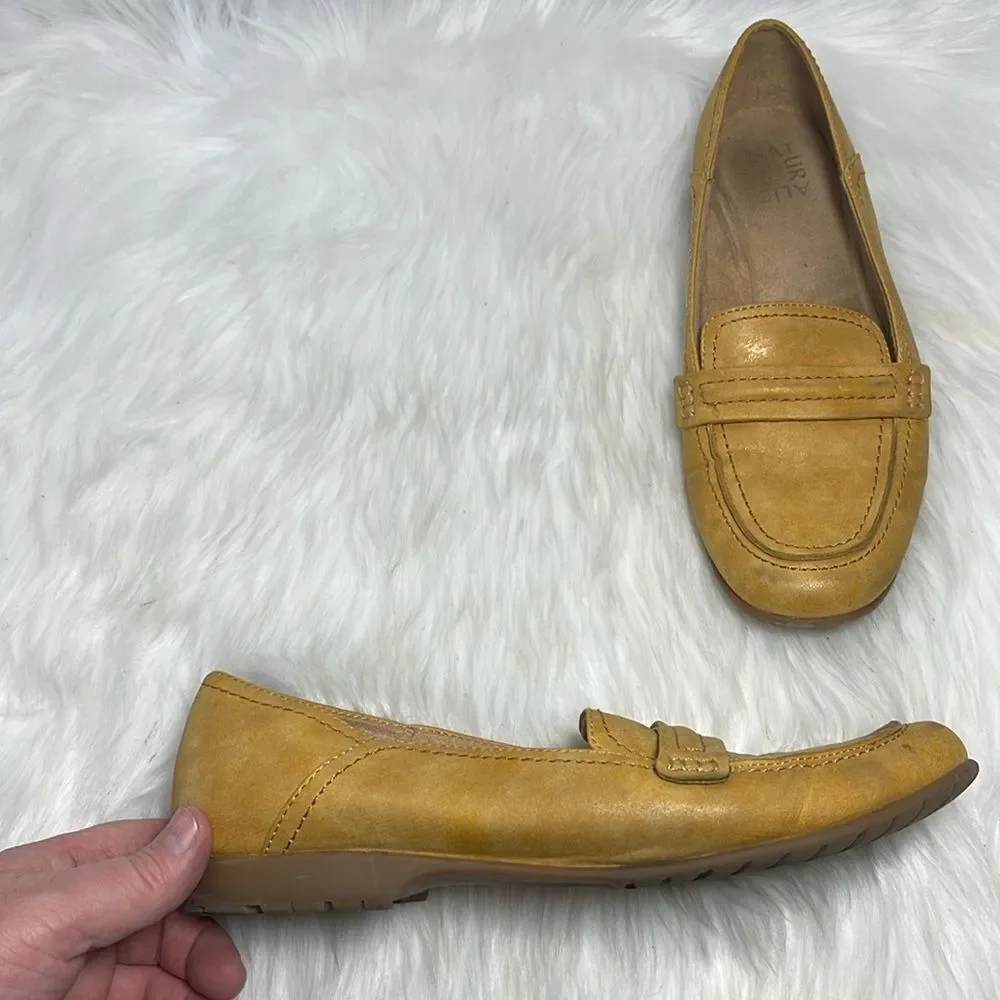 Naturalizer Dannah Mustard Yellow Faux Leather Slip On Loafers‎ Sz 8